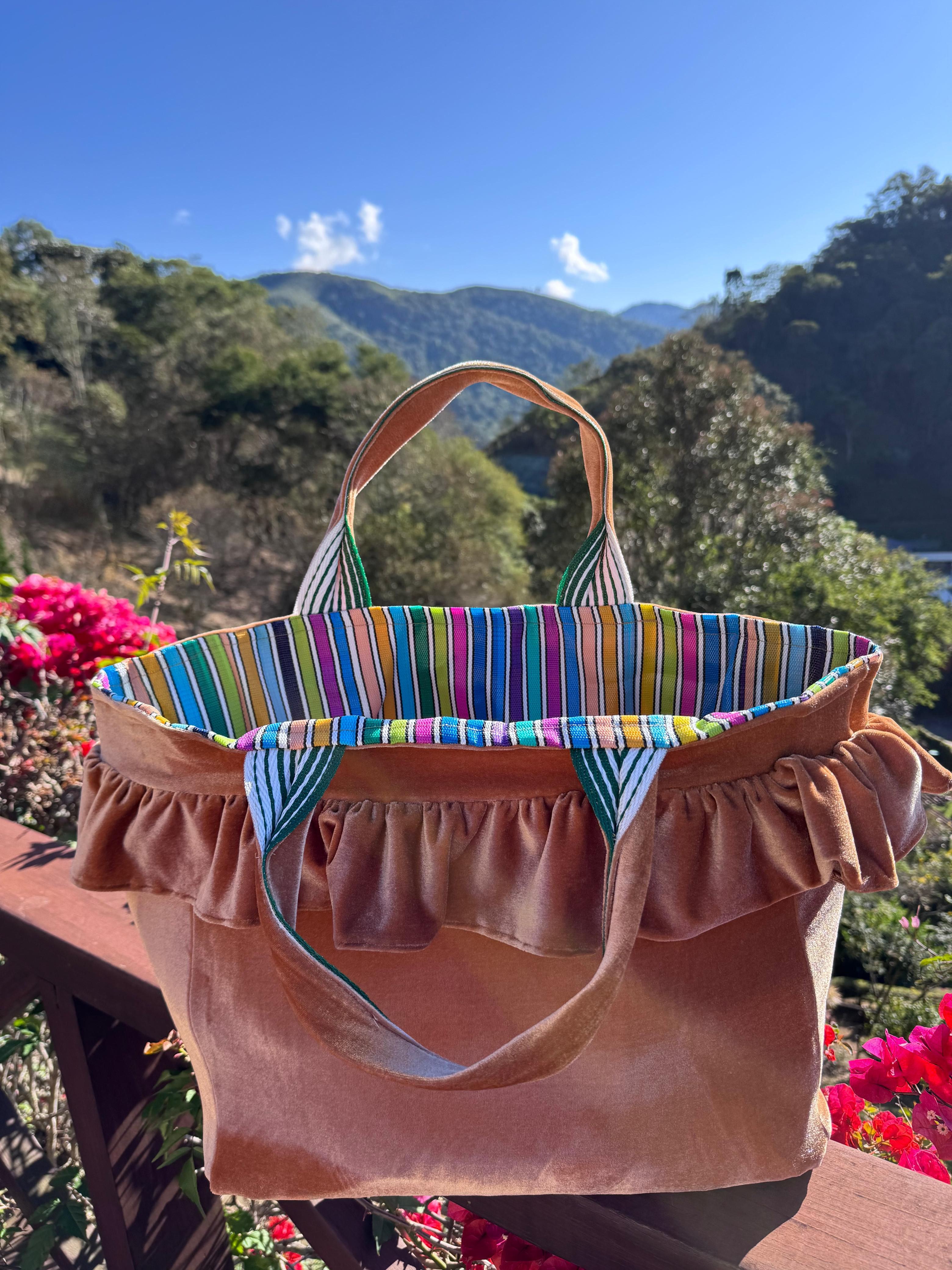 Mokki Velvet Dourada