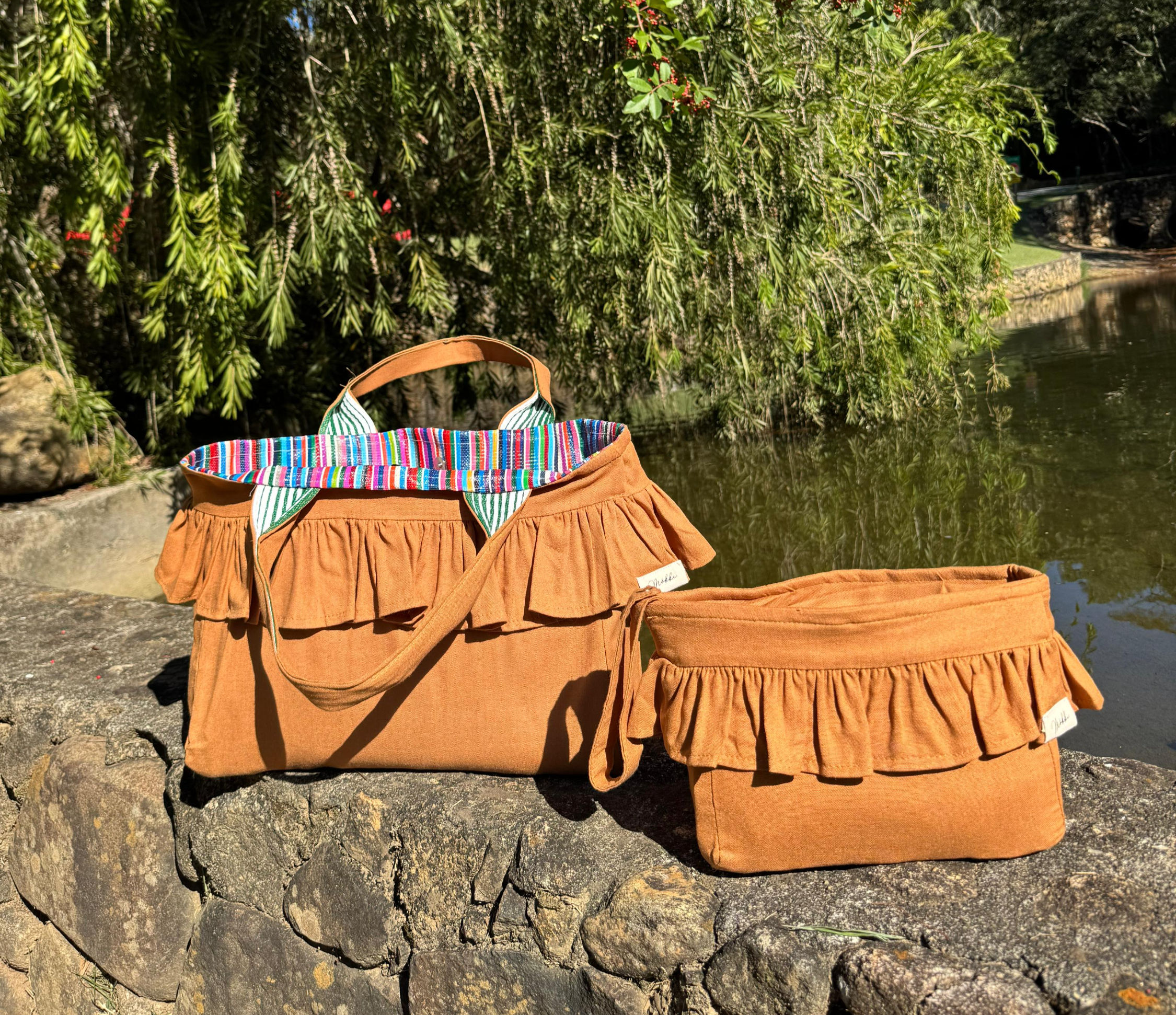 Conjunto Bolsa Midi Caramelo e Clutch Caramelo