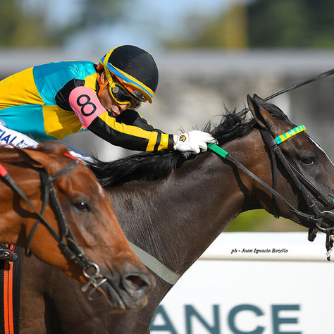 Rollanda disparó en el momento preciso para llevarse el Especial Guatán