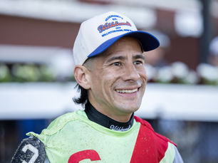 Junior Alvarado fue sancionado por uso excesivo de la fusta en el Belmont Stakes