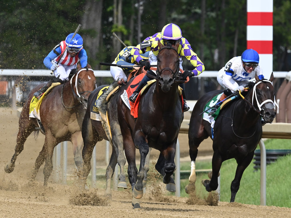 Englishman arrasó en Saratoga y le dio a Maxfield su primer ganador de G1