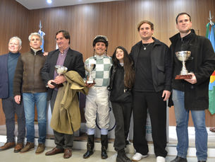Adrián Giannetti stays red-hot: guides Tryman to victory in the Clásico General José de San Martín at Hipódromo de La Plata