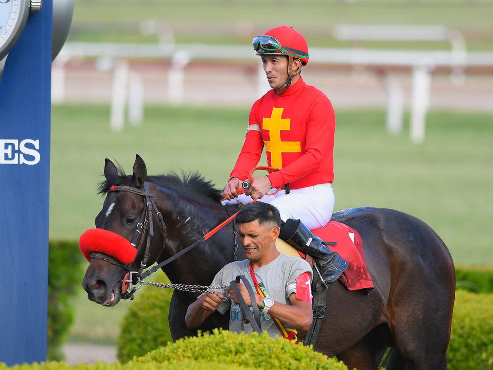 Viejo Varieté estuvo firme con su atropellada para llevarse el Clásico Embrujo