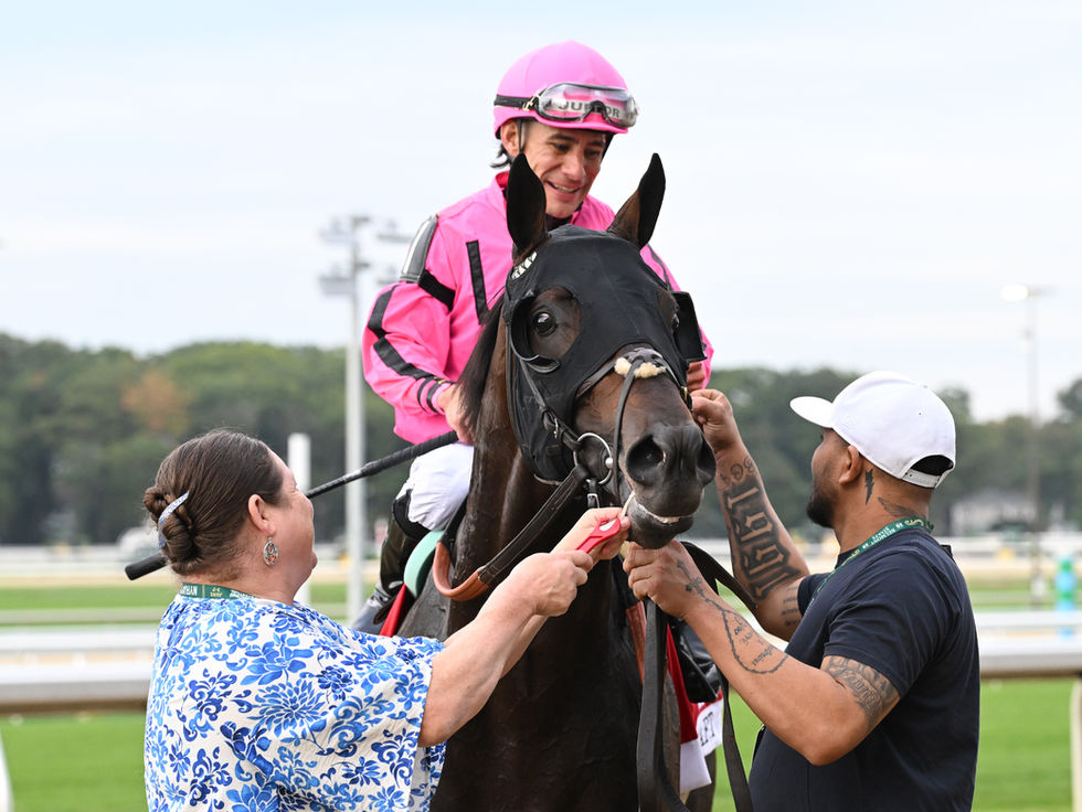 T Kraft puso la hocico y Egyptian Mau dio el gran golpe en Belmont Park