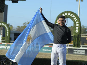 Francisco Leandro Captures a Seventh Olimpia de Plata Award