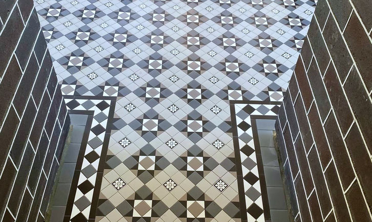 Federation-style tiled verandah in Sydney, Newcastle & Melbourne with tessellated design.