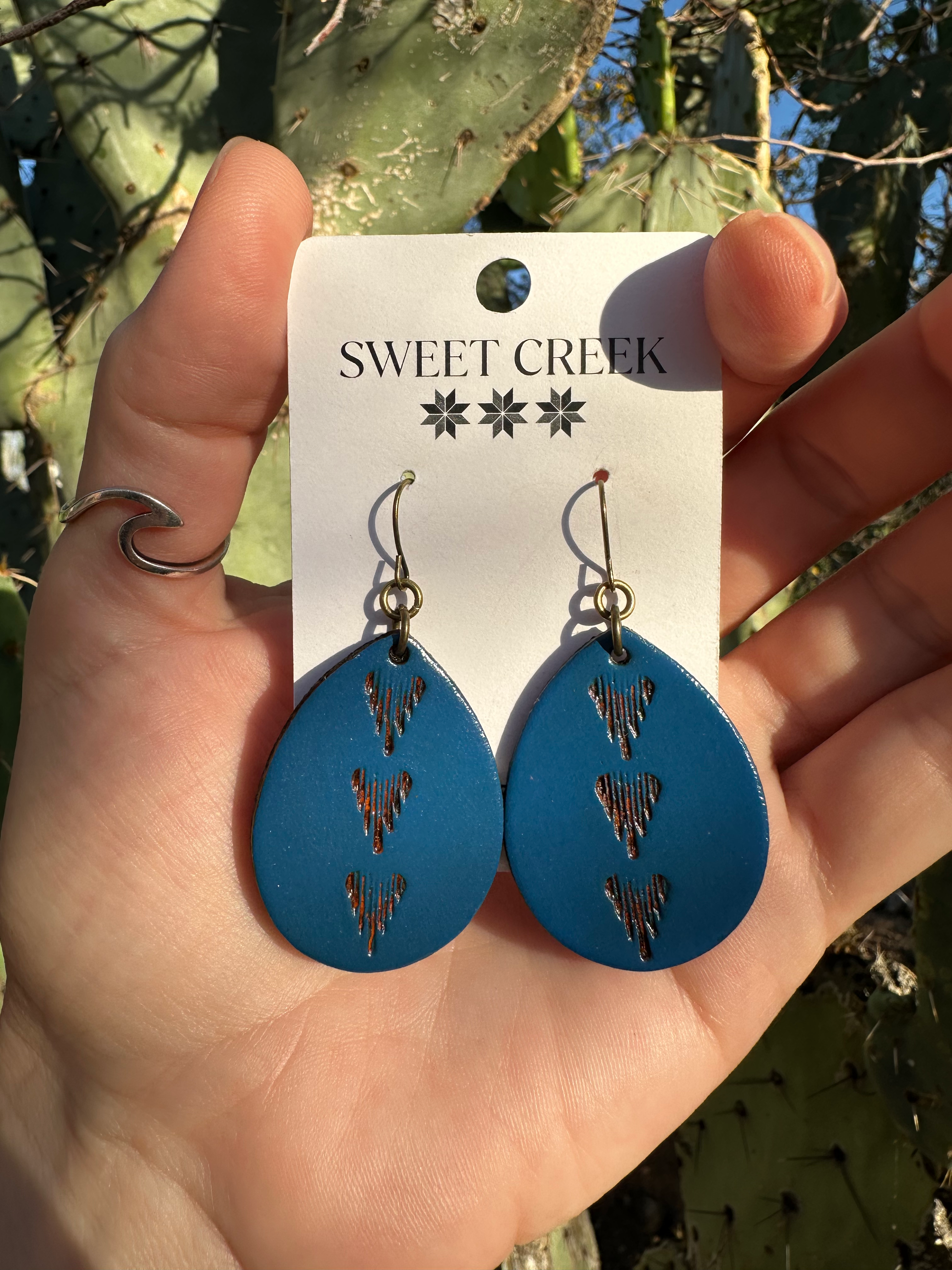 Mini Mountain Leather Earrings I Bright Blue