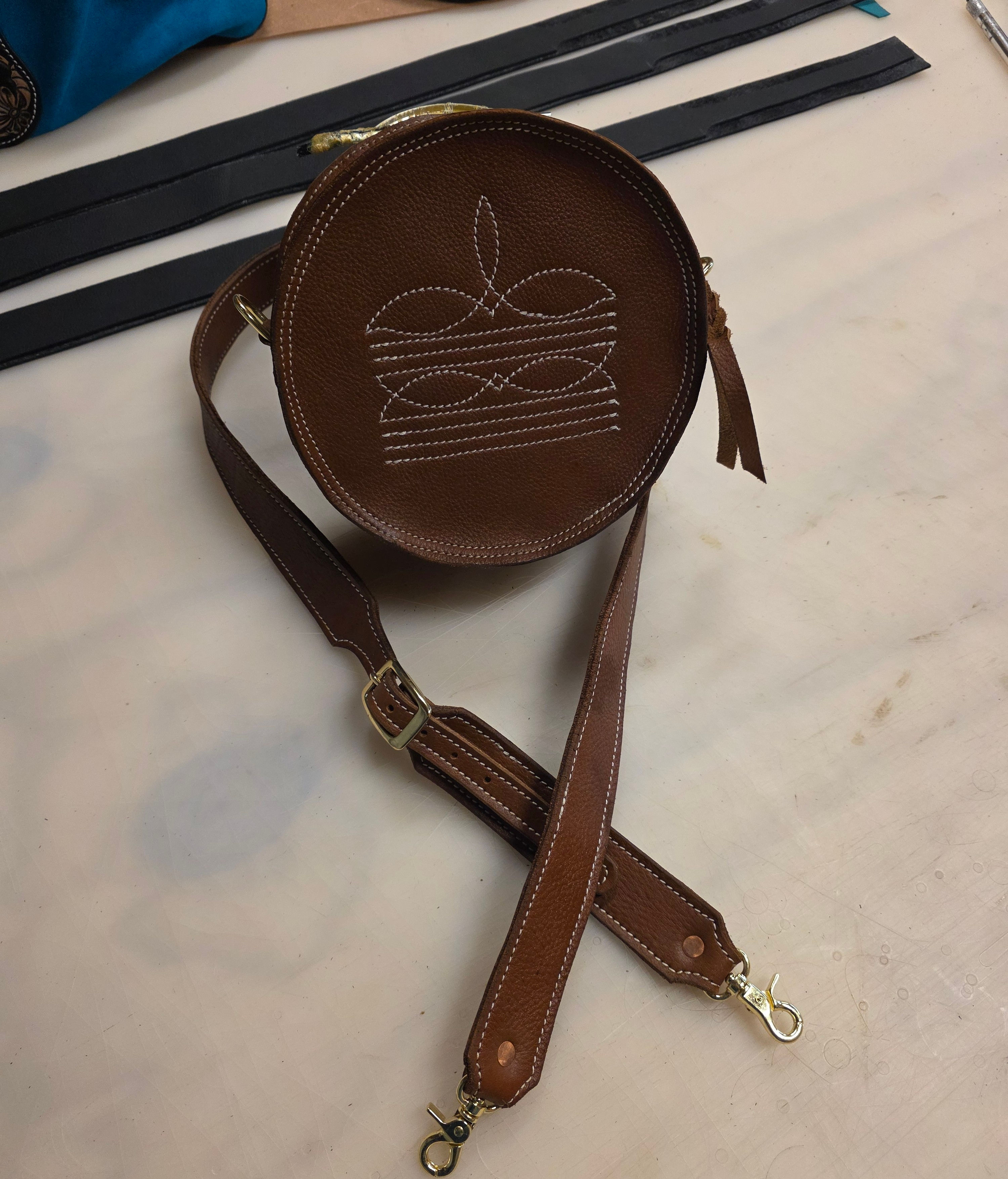 Chestnut 8" Boot Stitched Round Purse