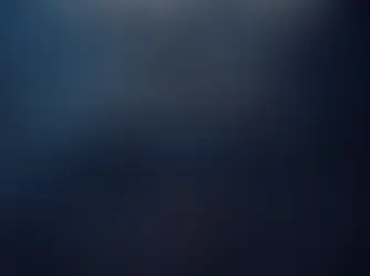 Imagem de capa tipo livro: fundo abstracto azul e negro com motivos técnicos; título grande “A Máquina Que Não Obedece”; assinatura editorial “Atlantic Lisbon” e domínio “albertocarvalho.com”.