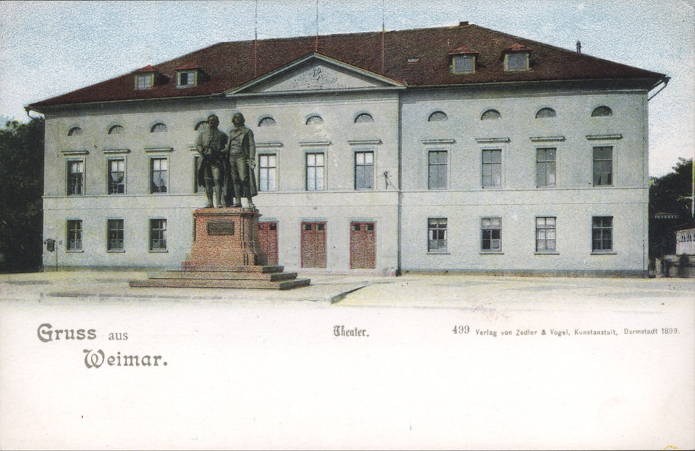 Postal de 1899 com o antigo teatro de Weimar e o monumento a Goethe e Schiller na praça.