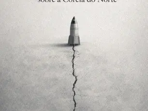 Capa editorial do Atlantic Lisbon com um pequeno míssil ou ogiva estilizada sobre uma superfície cinzenta fendilhada, sugerindo a fragilidade da certeza estratégica em torno da guerra preventiva.