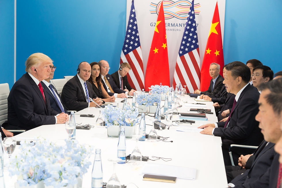 Donald Trump e Xi Jinping numa reunião com as delegações no G20 de 2017; imagem de arquivo para o artigo sobre Índia e China.
