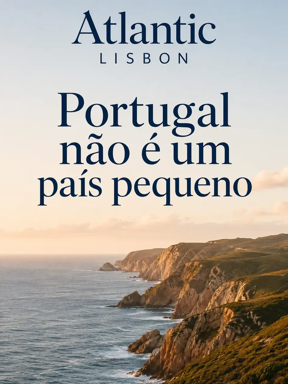 Capa vertical da Atlantic Lisbon com falésias sobre o Atlântico e o título «Portugal não é um país pequeno».