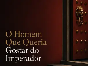 Capa editorial vertical do Atlantic Lisbon com parede vermelha escura, porta monumental entreaberta e batente dourado, evocando poder chinês e diplomacia ritualizada.