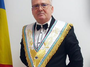 Trăim iar o perioadă a anului plină de efervescenţă, care ne umple inimile de bucurie