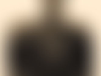 Quem foi o jovem português que herdou títulos da Coroa e se destacou no exército e na nobreza ?