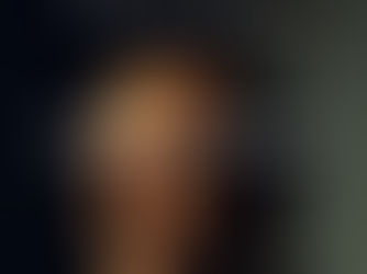 Capa do Atlantic Lisbon com o título “A inteligência impressiona. O carácter fica.” e um retrato em close-up de um homem maduro em fundo escuro.