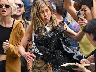 Jennifer Aniston Faces Fake Oil Attack on 'The Morning Show' Set