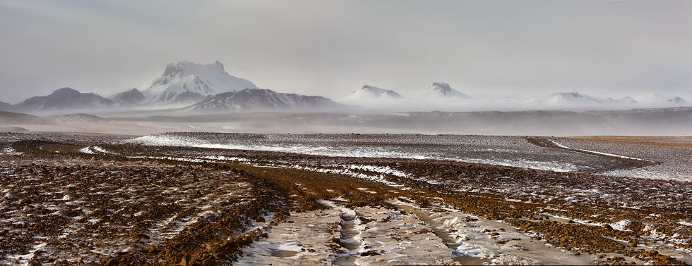 Začínající sněhová bouře u ledovce Langjökull (Dlouhý ledovec) na Islandu.