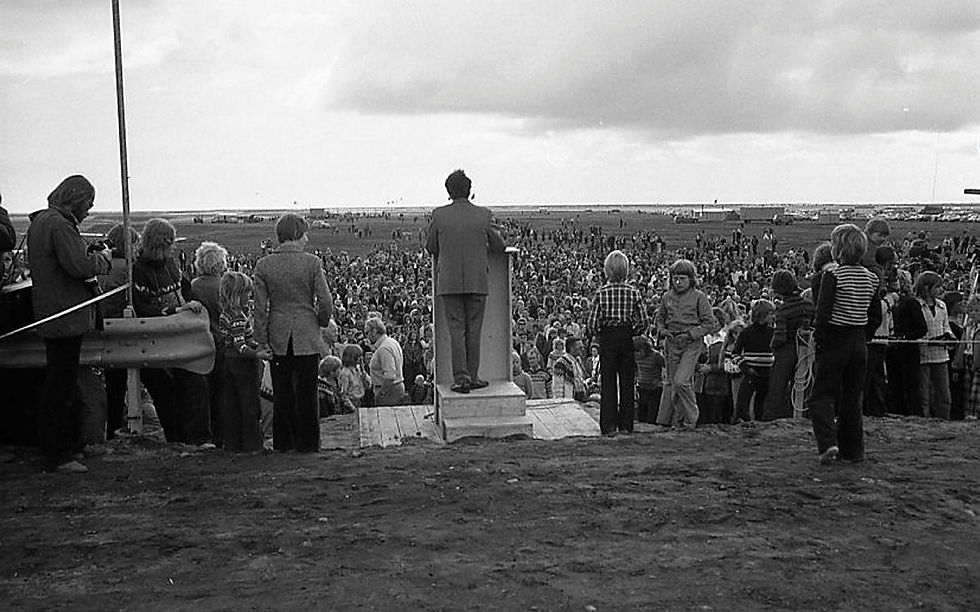 The official opening of the Ring Road on 14 July 1974. The completion of the Skeiðarárbrú bridge made it possible, for the first time in history, to travel around Iceland on a continuous road.