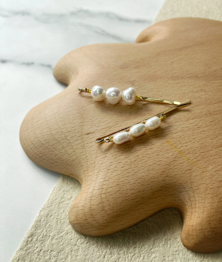 Thumbnail: Genius Natural Freshwater Baroque Pearl Beads Wedding Hair Bobby Pin