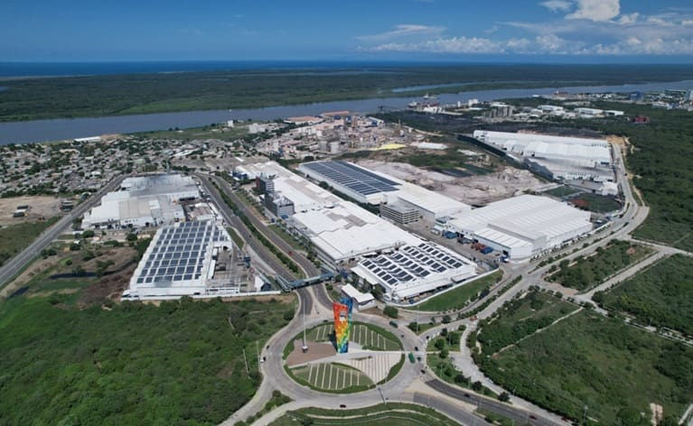 Tecnoglass, firme a pesar de las adversidades