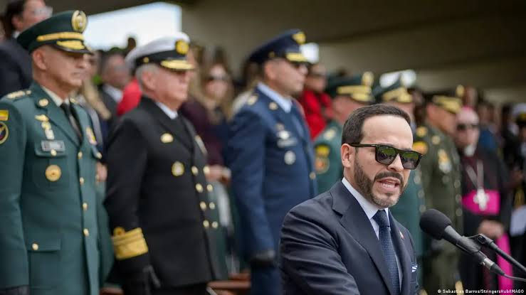 El peligroso retorno a la guerra que propone De la Espriella