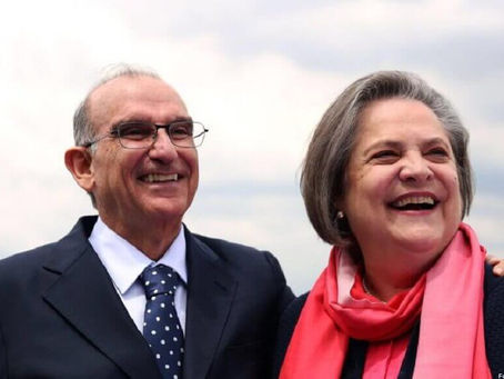 De la Calle anuncia a Clara López como su fórmula vicepresidencial