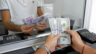 El Dólar en caída libre: la divisa toca mínimos de una década