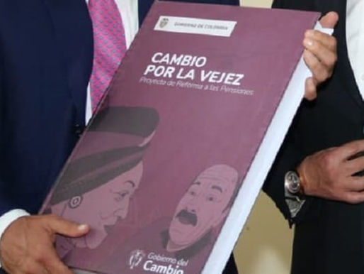 ¿Sucumbe el barco pensional ante los ojos de Petro?