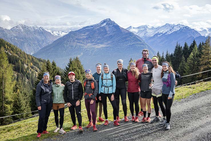 Trailrunning für Einsteiger: Mit dabei sind Gleichgesinnte, die genauso wie du Neues erleben, den Körper spüren und dabei neue Leute kennenlernen wollen