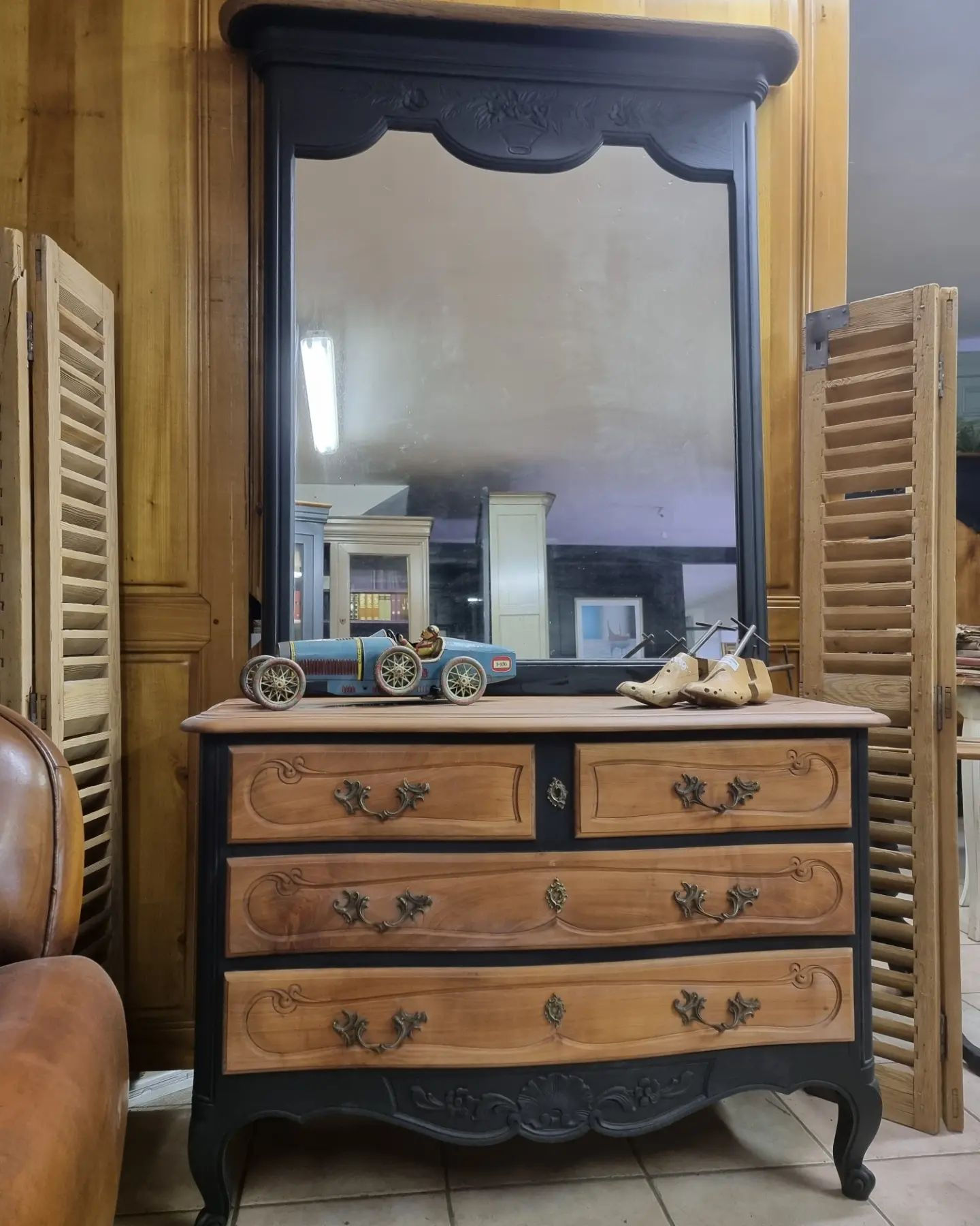 COMMODE PLUS TRUMEAU