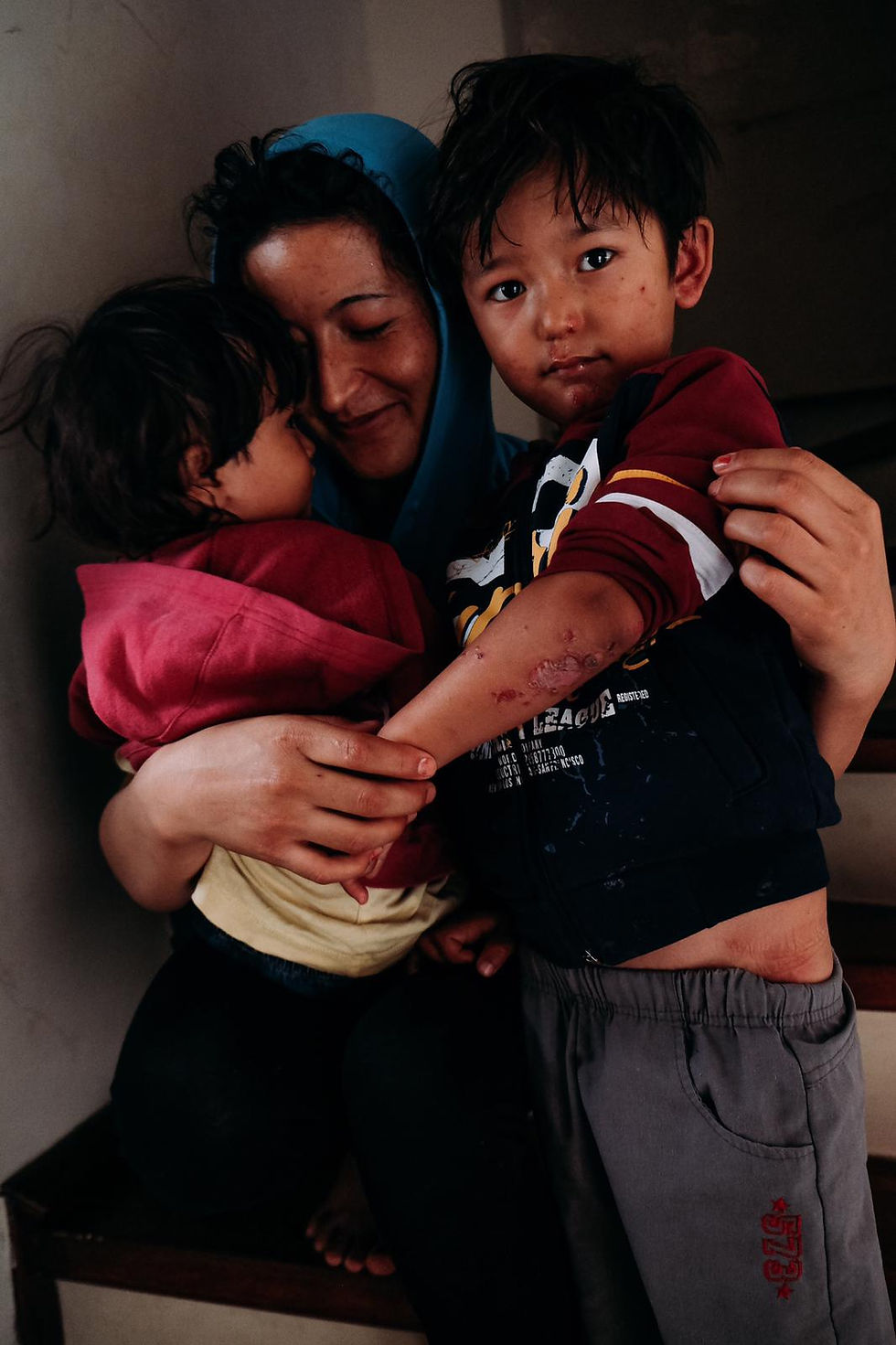 Refugee children with mother