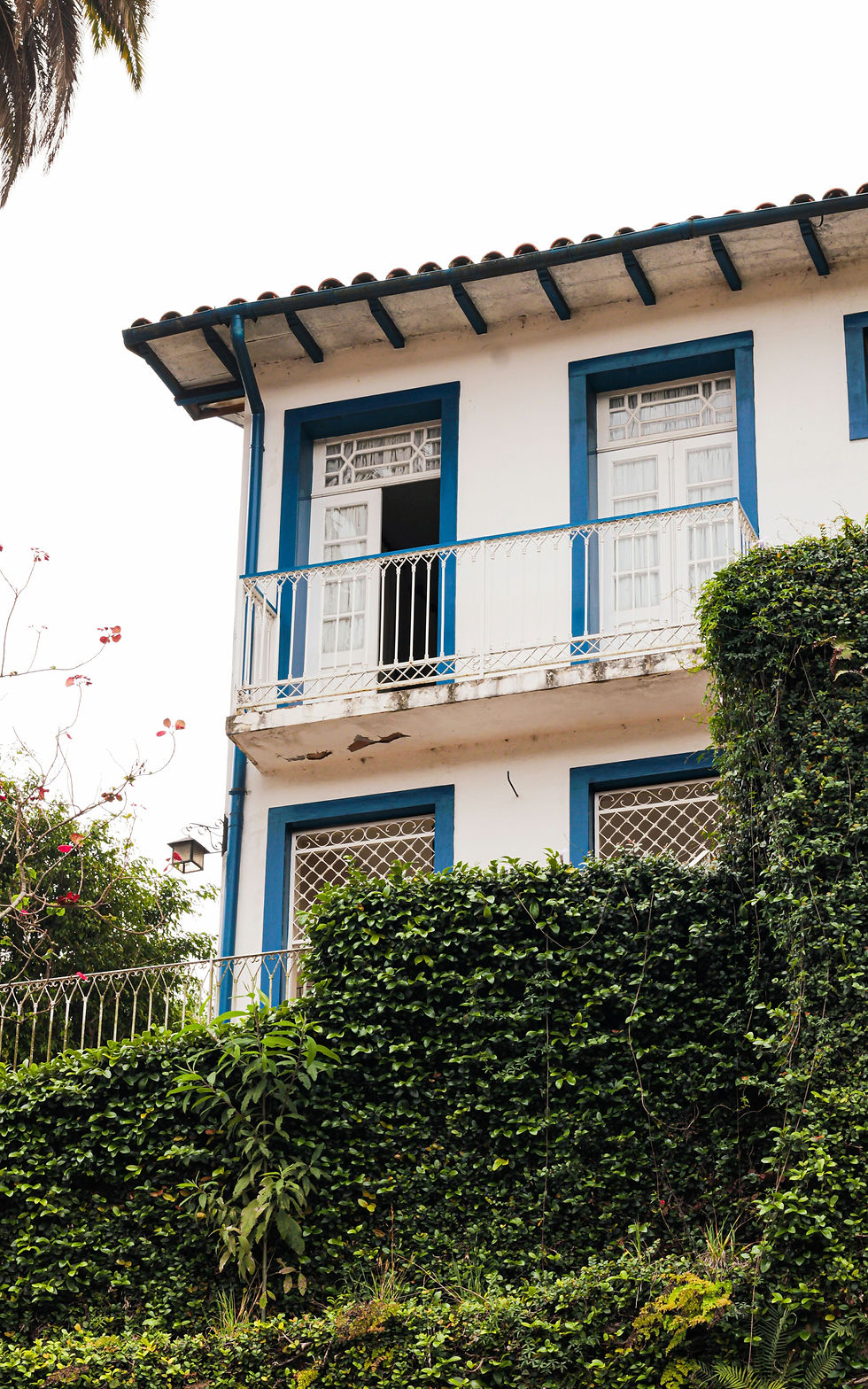 Arquitetura Moderna com Alma Brasileira: O Legado Colonial no Design Contemporâneo.