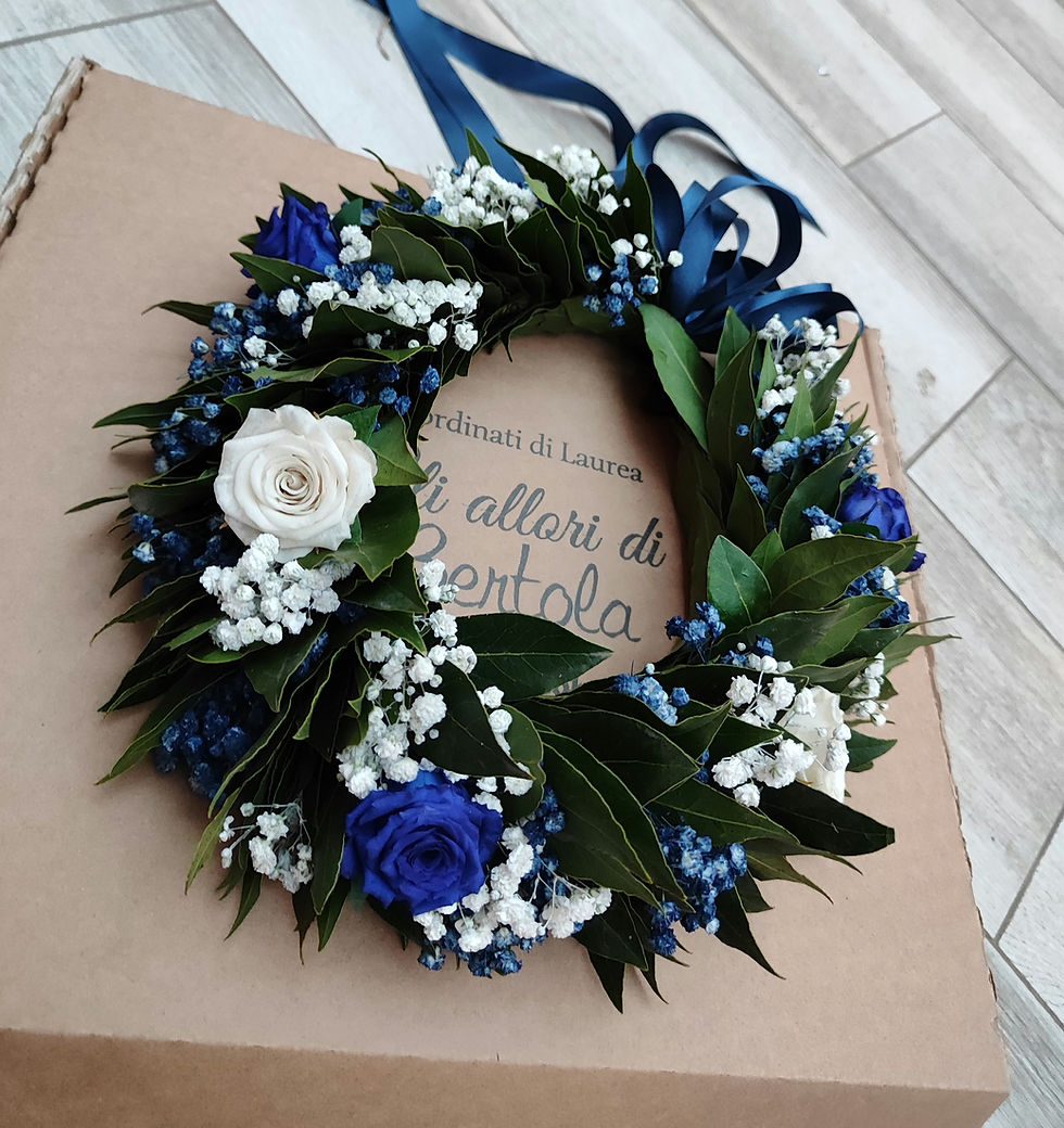 Miniatura: Corona di laurea con roselline stabilizzate medie (€62/110)
