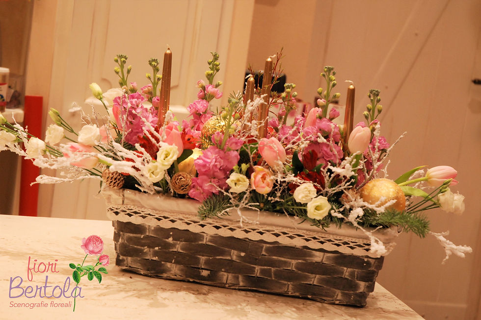 Miniatura: Centrotavola invernale con fiori (€35/110)