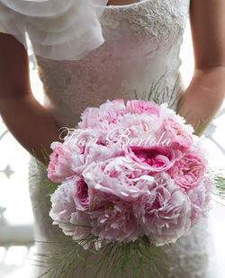 Bouquet da Sposa con peonie rosa