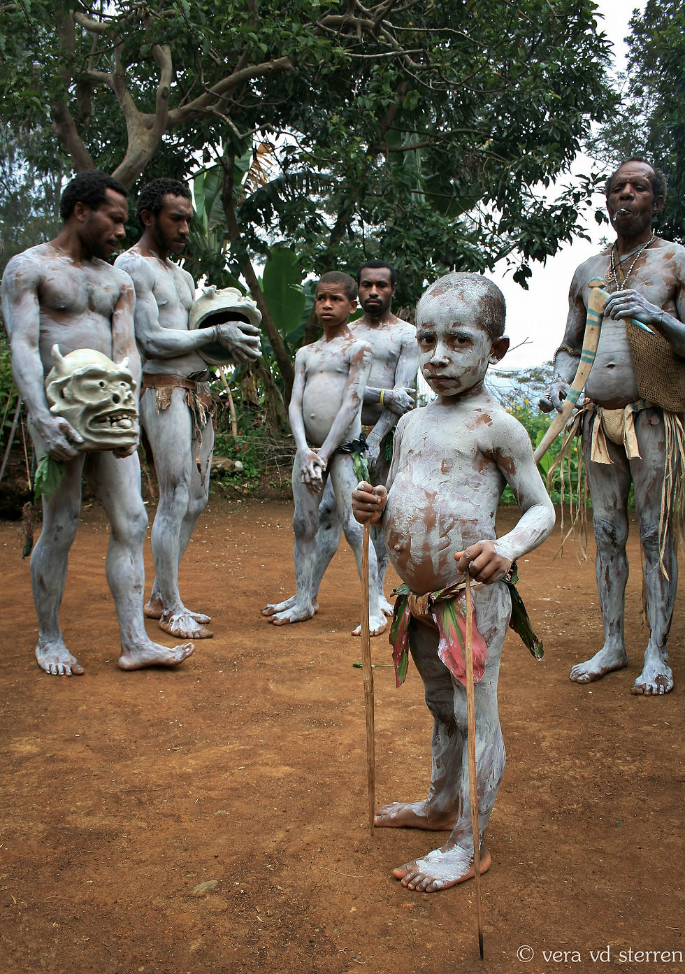Asaro Mudmen after Sing Sing, Goroka
