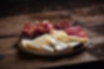 TAGLIERE DI SALUMI E FORMAGGI TIPICI CON SOTTACETI