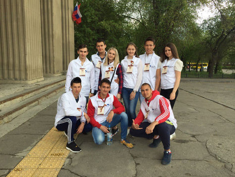 Волонтёры Вектора Добра принимают активное участие в проведении Бессмертного полка⭐Мы помним, мы гор