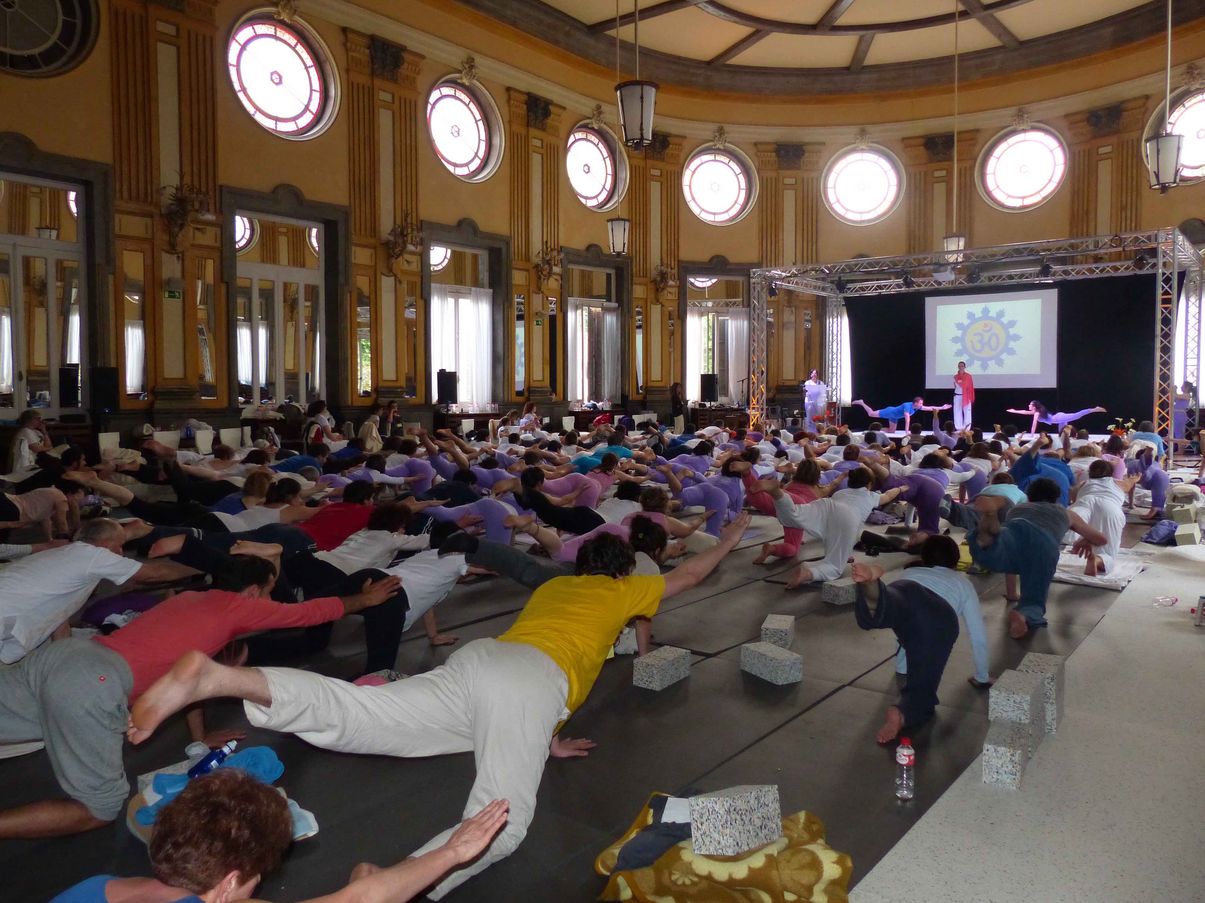 Mahá Sádhaná - Aula do Yoga