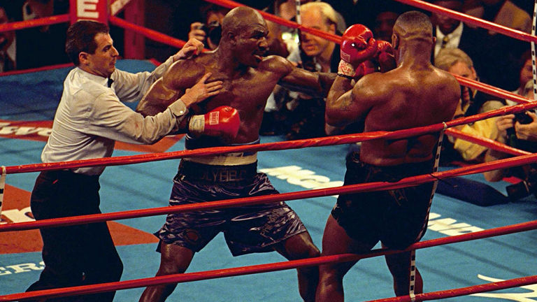 Evander Holyfield comenta sua luta contra Mike Tyson de 1996