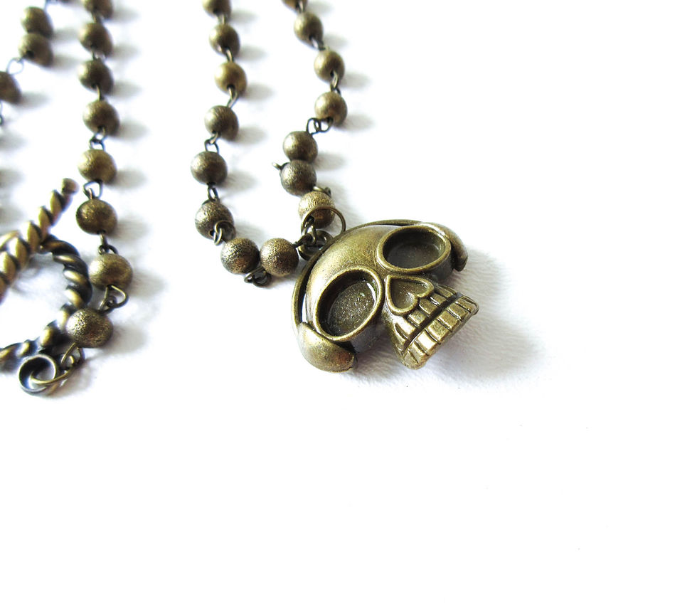 Thumbnail: Skull with Headphones Necklace