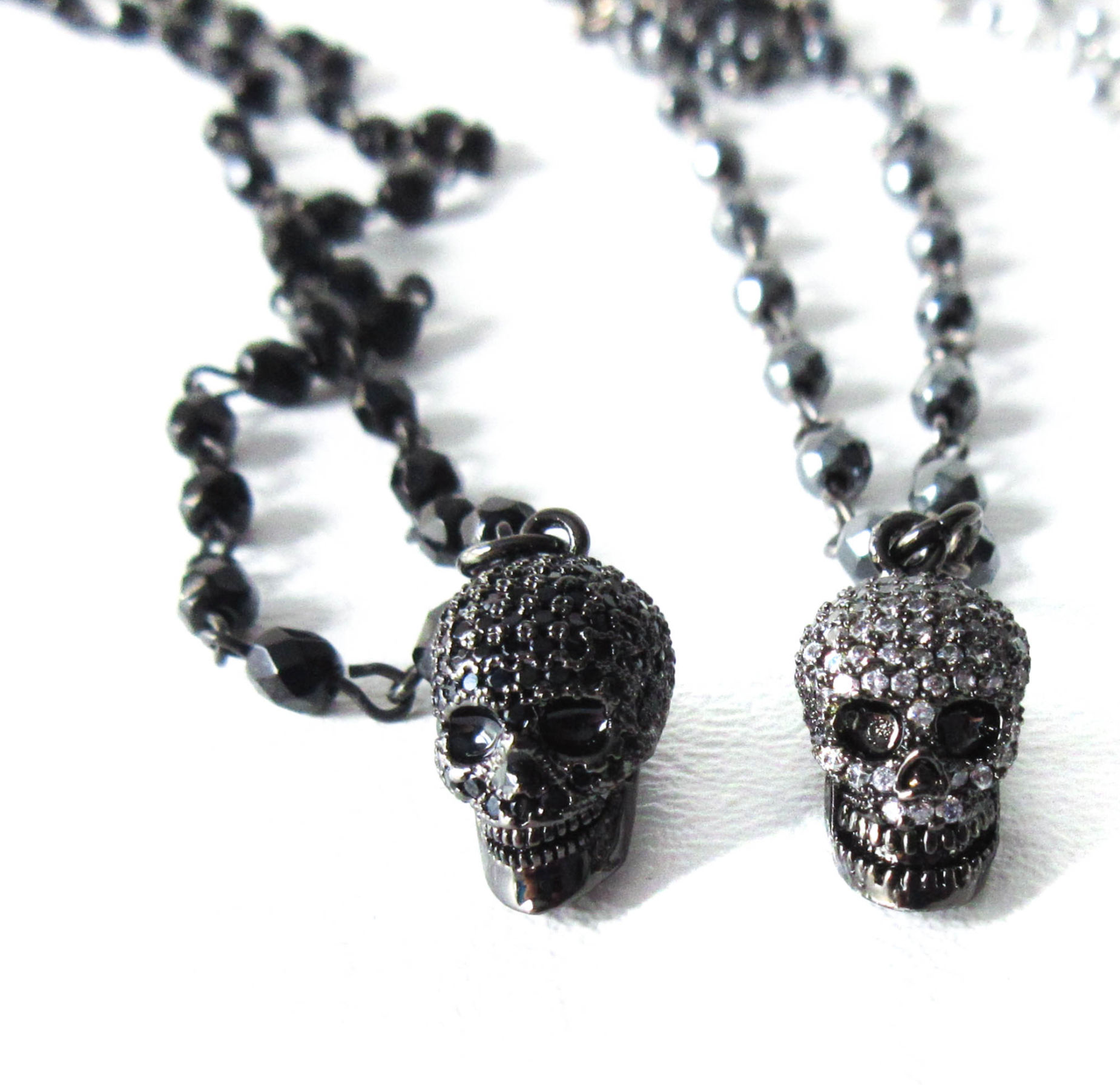 Rhinestone Skull Necklace Gunmetal, or Black