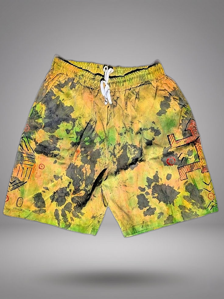 Hand-painted shorts by NYIANSU for Esteta Atelier Barcelona. Nteasee Ghanaian Adinkra symbol meaning cooperation and spiritua