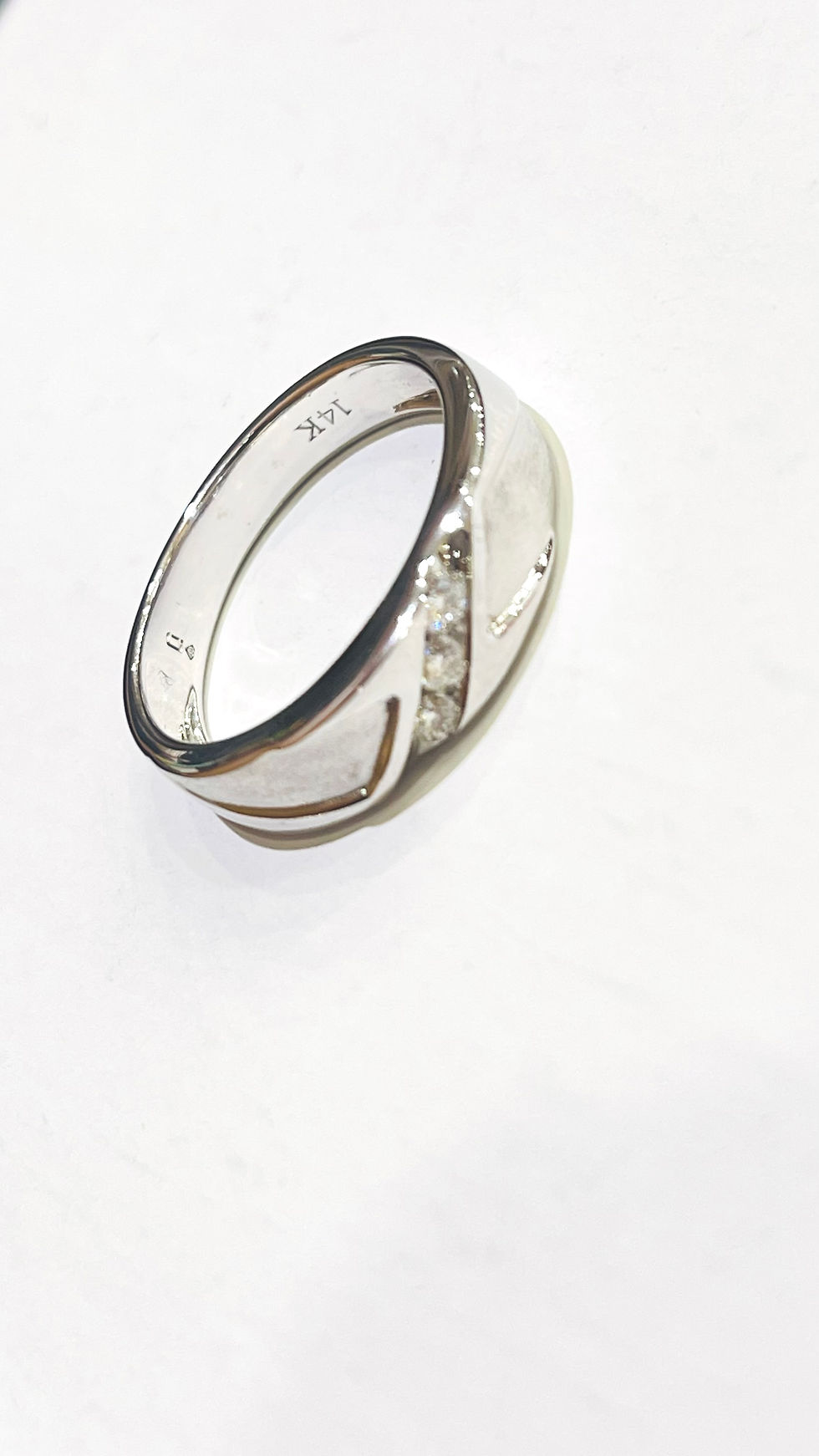 Thumbnail: Couple wedding ring 