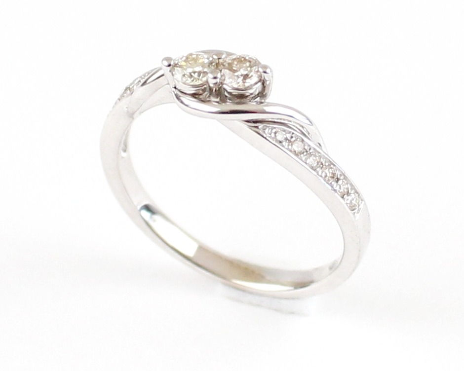 Thumbnail: Nancy Twisted roundEngagement ring