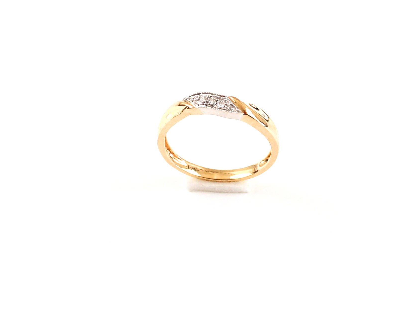 Wedding ring 14k with diamonds