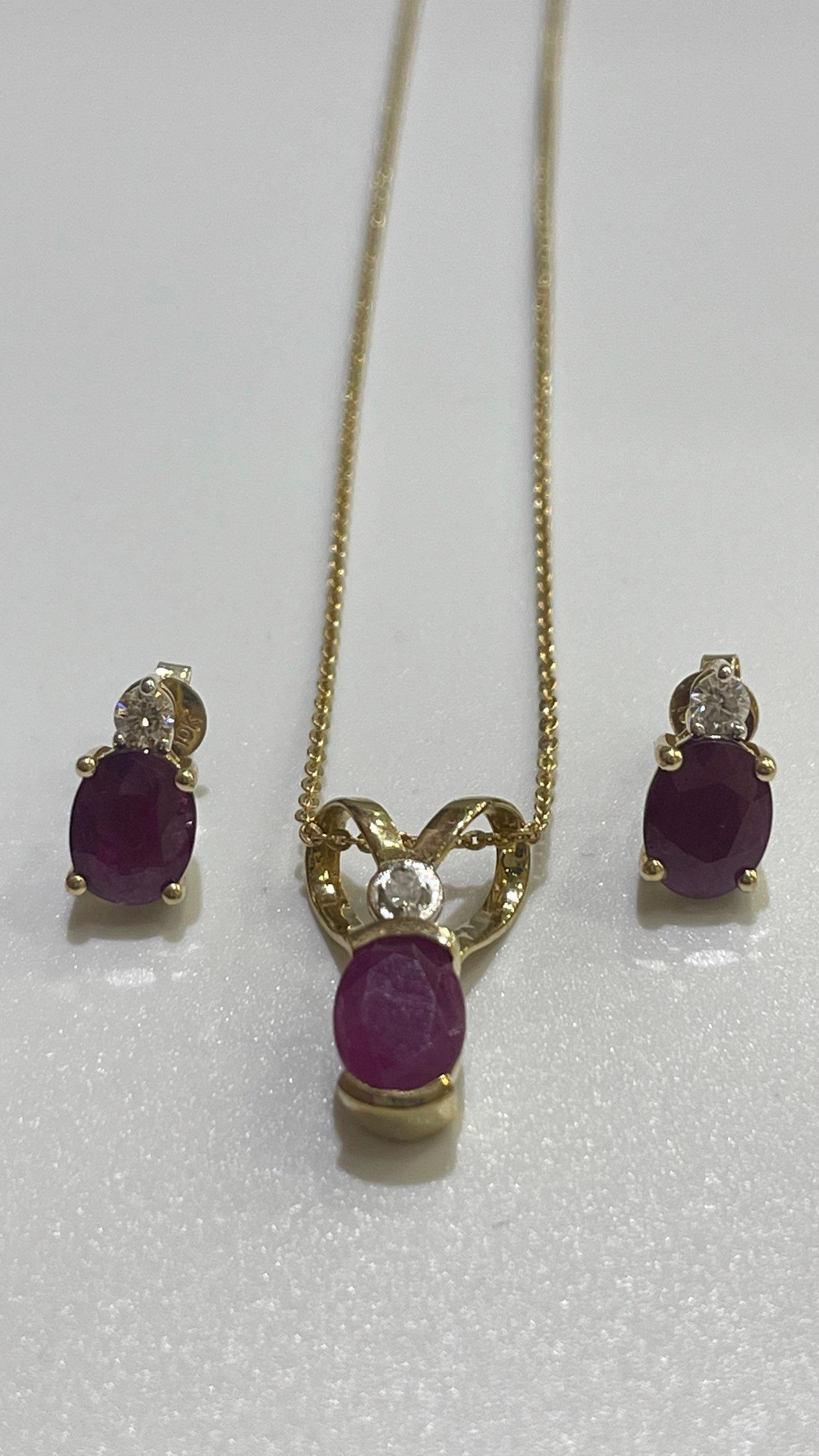Set of ruby with diamond