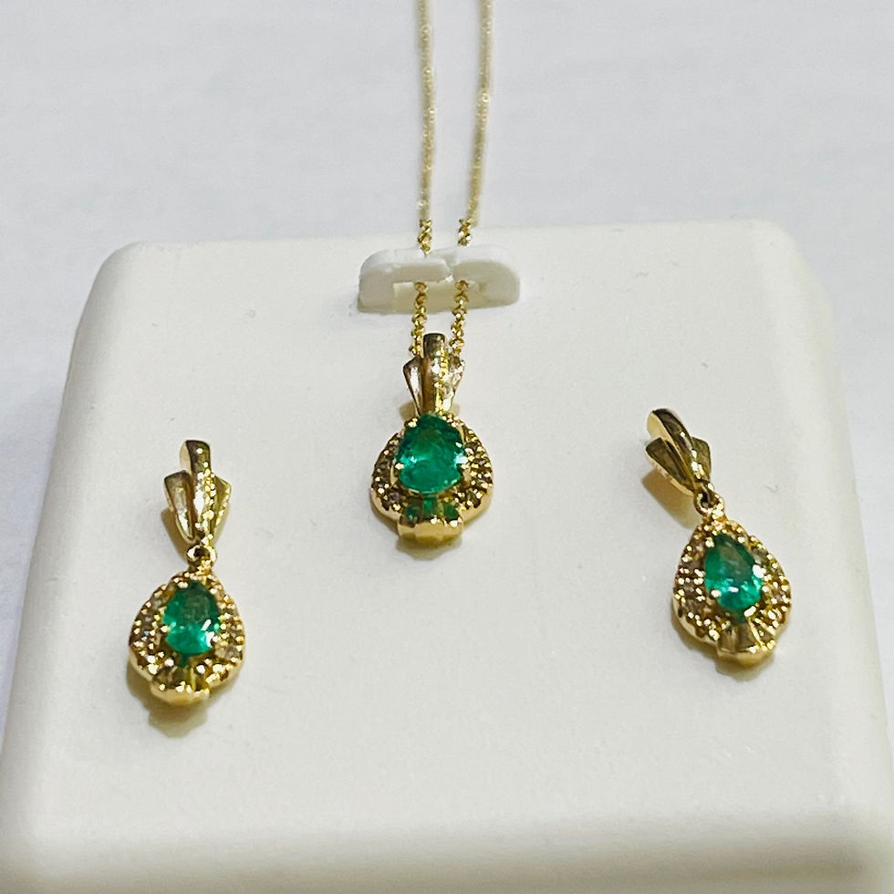 Thumbnail: Emerald Set